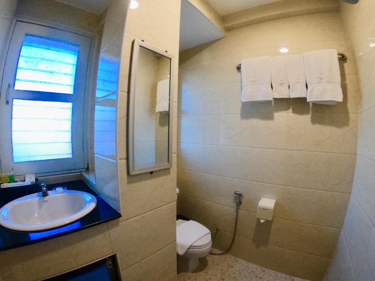 Royal City Hotel Μανταλέι Εξωτερικό φωτογραφία
